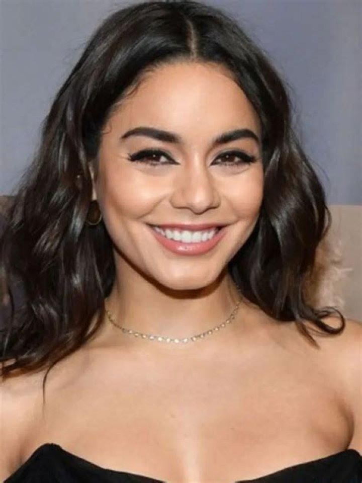Vanessa Hudgens Biography Age, Height, Weight, Husband, Networth