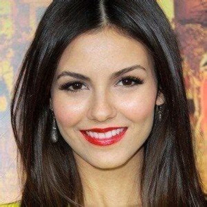 Victoria Justice Bio, Age, Family, Height, Boyfriend, Salary, Net Worth