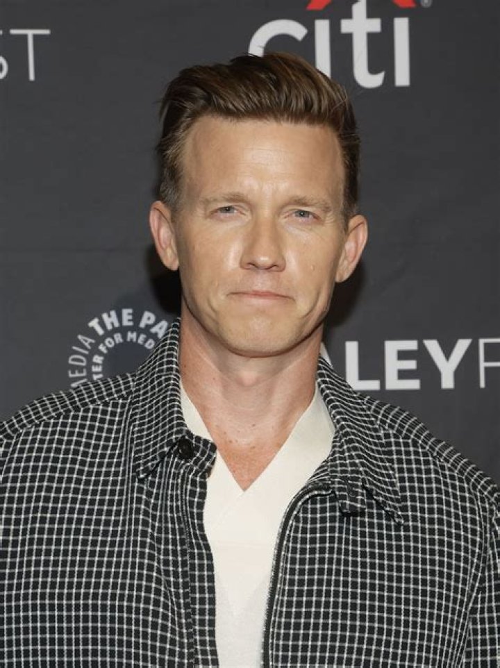 Warren Kole Net Worth 2024 Wiki Bio, Married, Dating, Family, Height