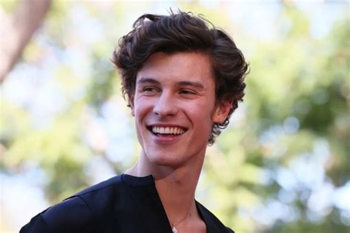 What Is Shawn Mendes&rsquo; Age, Height & Weight?