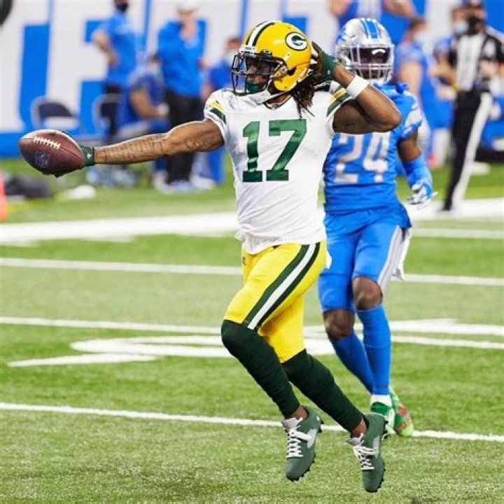 What Pros Wear Davante Adams' Oakley Legacy Prizm 20 Visor What