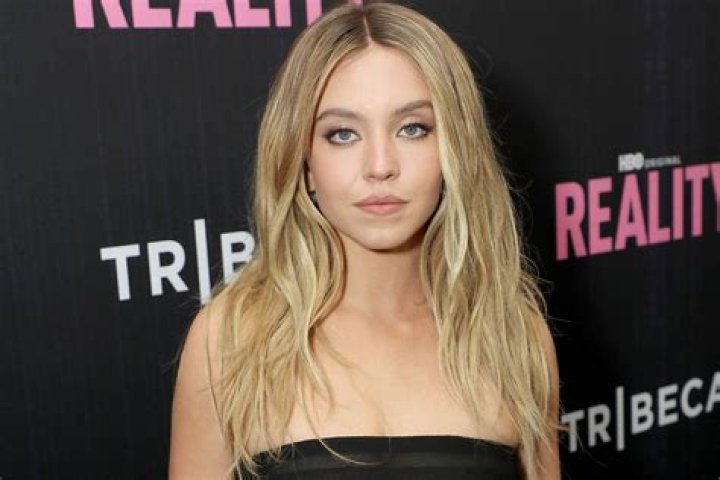 Where did Sydney Sweeney to to college? Does she have a degree