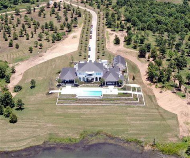 Where Does Blake Shelton Live? Photos of His Ranch Archute