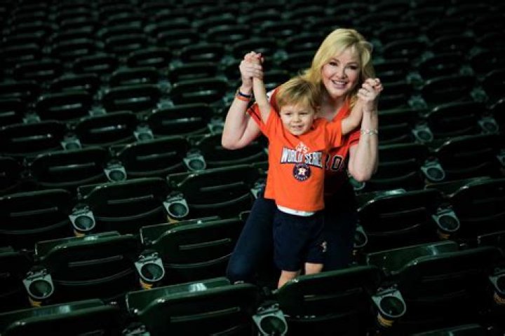 Whitney Crane and son add flair to Astros World Series apparel