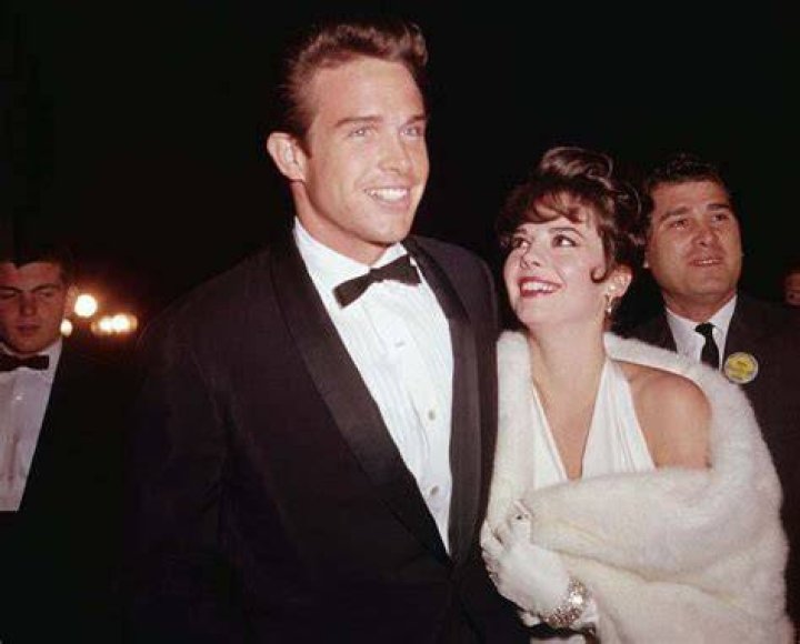 Who Has Warren Beatty Dated? Here’s the “Full” List of His Lovers