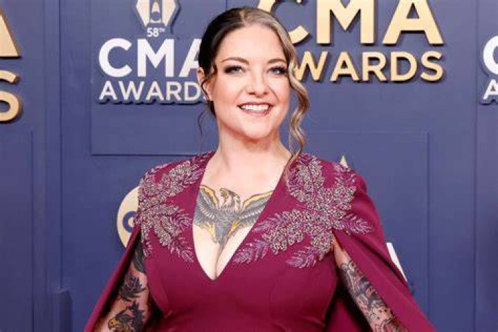 Who Is Ashley McBryde, Is She Married and Who Is The Husband?