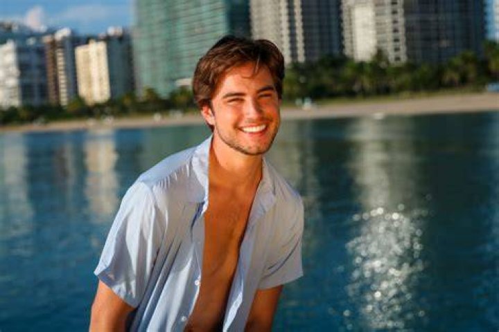 Who is Carson Rowland? Age, height, twin, wife, movies and TV shows