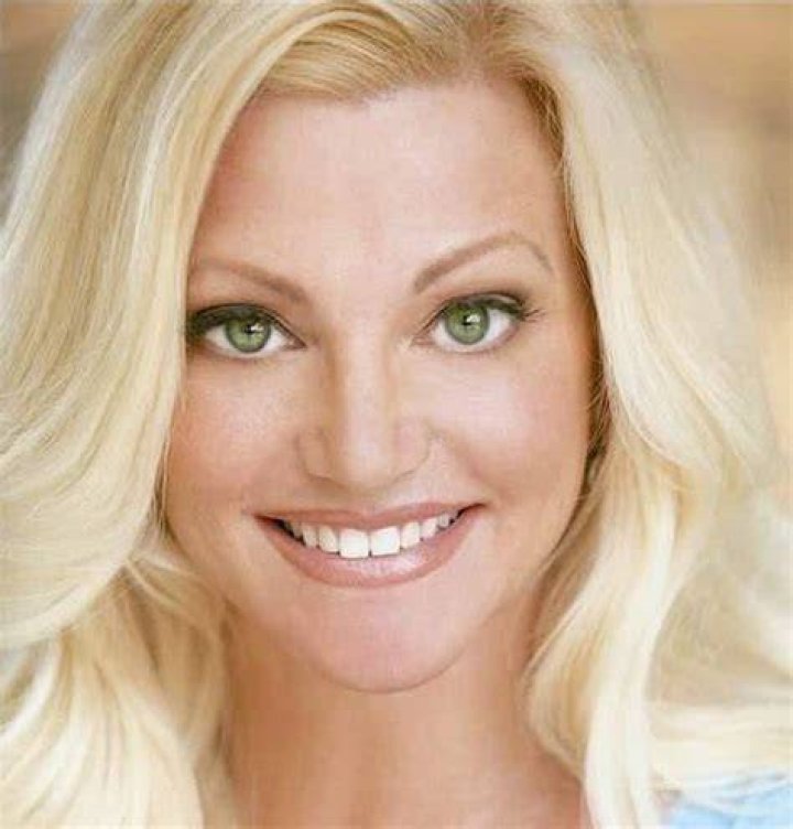 Who is Julie Michaels? Wiki Bio, Age, Dimensions, Net value, Wedding