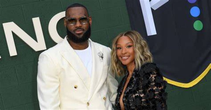 Who Is Lebron James Dating 2022 Telegraph