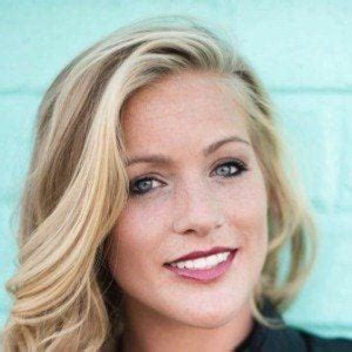 Who is Veronica Harwood from Catching Kelce?