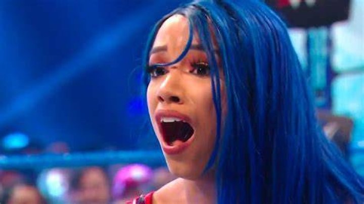 WWE Removes Sasha Banks, Unplanned WWE Title Change, 'Very Concerning
