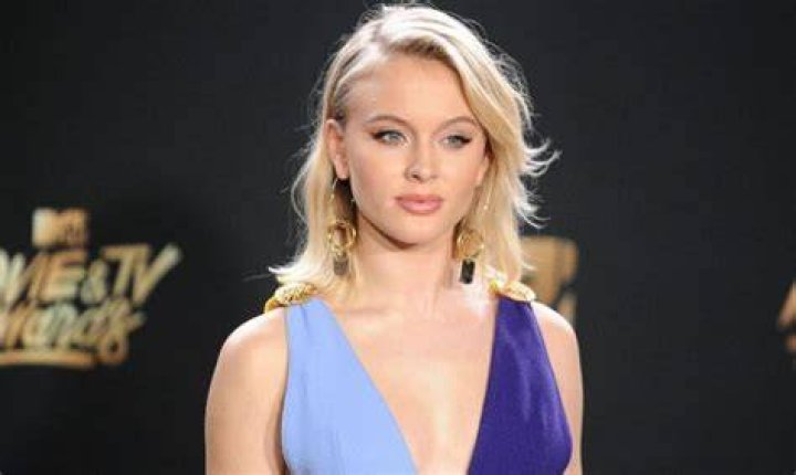 Zara Larsson Net Worth 2024 Wiki, Married, Family, Wedding, Salary