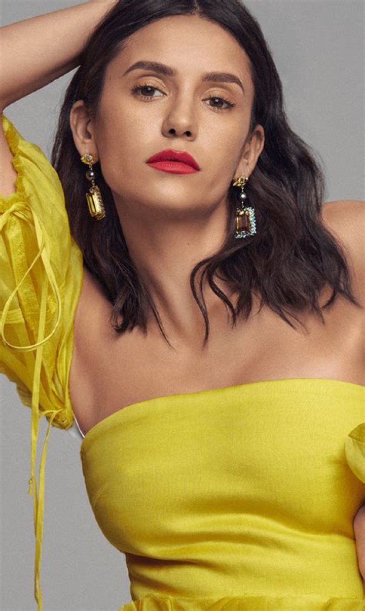 Zeiuss Nina Dobrev